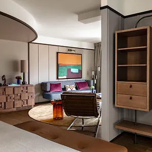 احجز هنا