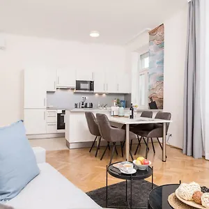 Stadlau Live By Ichbucheat Apartment