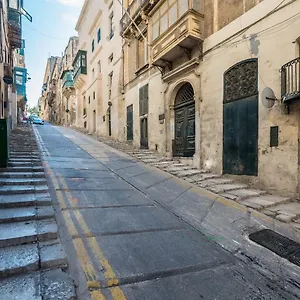 επισκεφθείτε το ξενοδοχείο
