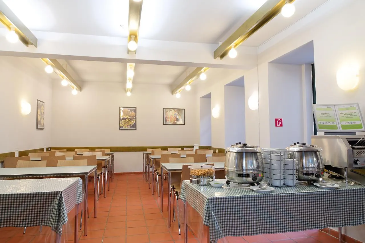 Jugendherberge Wien - Myrthengasse 0*, Vienna